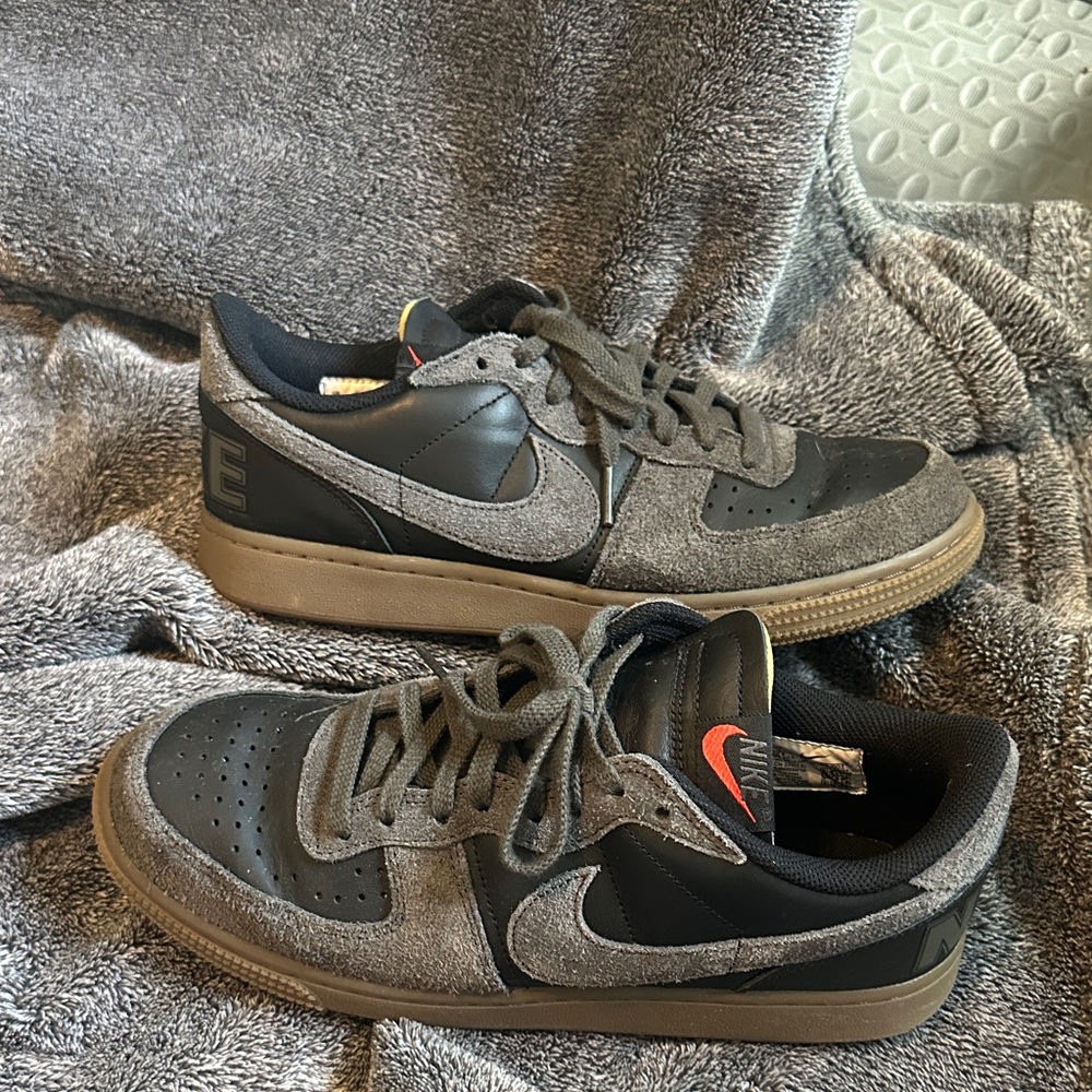 Nike Black and Gray Low-Top Sneakers